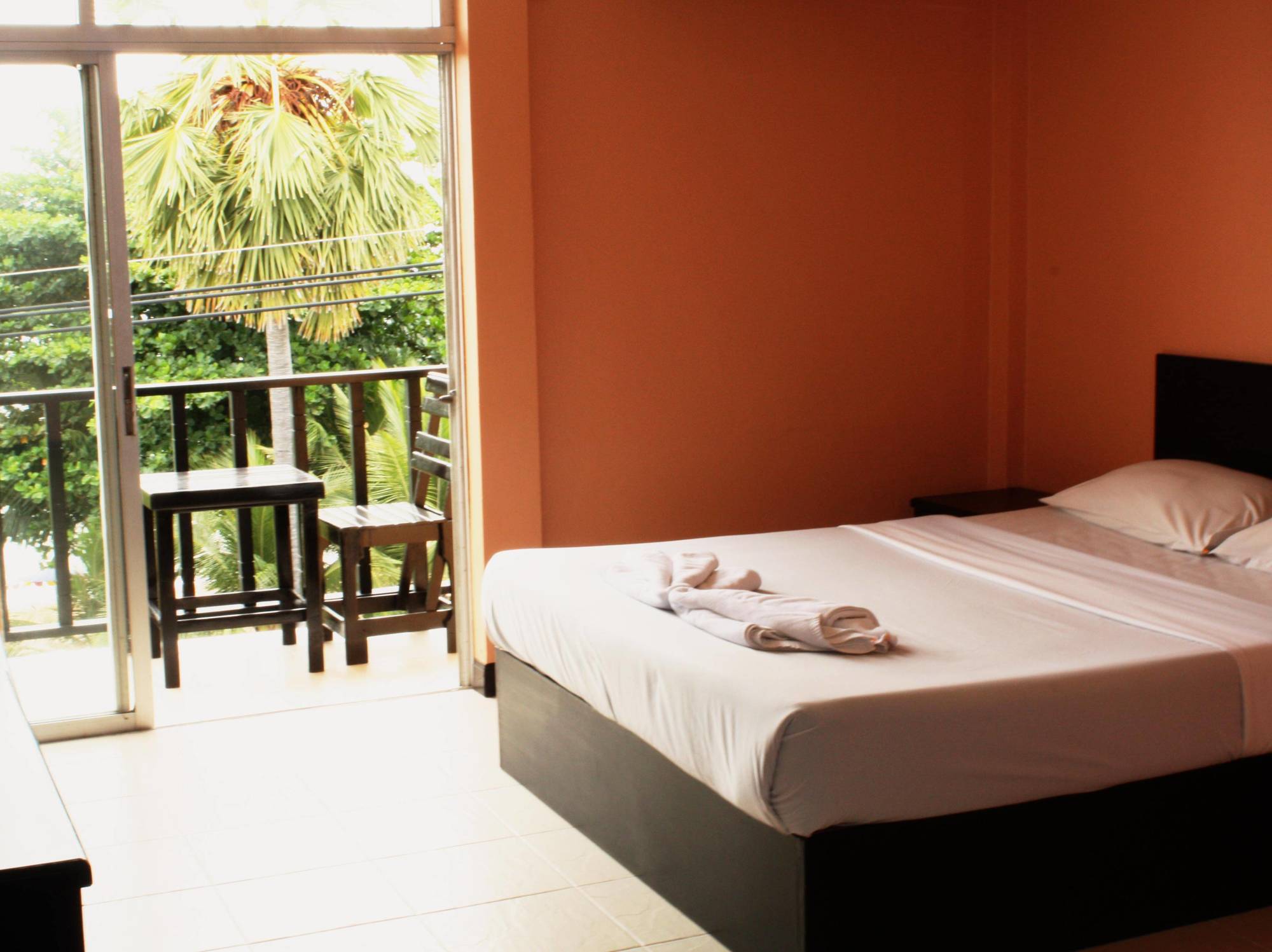 Opal House Hotel & Restaurant Ban Nong Tabaek Exteriör bild